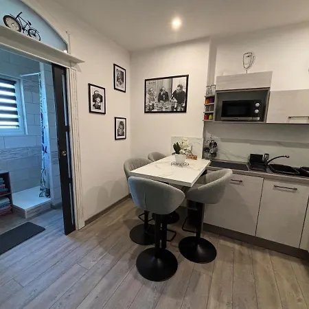 Апартаменты Biscarrosse-villa Classee 3 Etoiles, 4 Personnes, 2 Chambres, 2 Sdb, Entre Lacs Et Ocean, Grande Piscine Privee Ouverte En Saison *