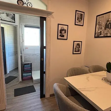 Biscarrosse-villa Classee 3 Etoiles, 4 Personnes, 2 Chambres, 2 Sdb, Entre Lacs Et Ocean, Grande Piscine Privee Ouverte En Saison