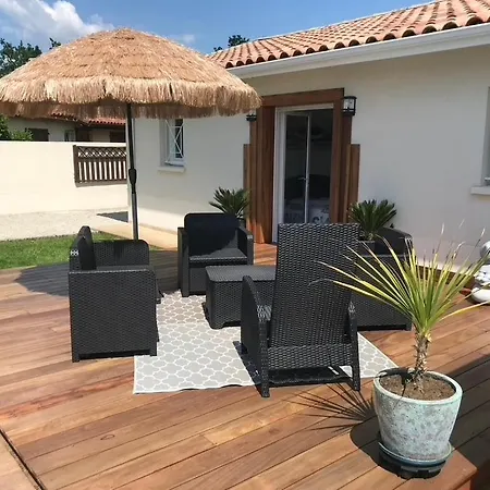 Biscarrosse-villa Classee 3 Etoiles, 4 Personnes, 2 Chambres, 2 Sdb, Entre Lacs Et Ocean, Grande Piscine Privee Ouverte En Saison *
