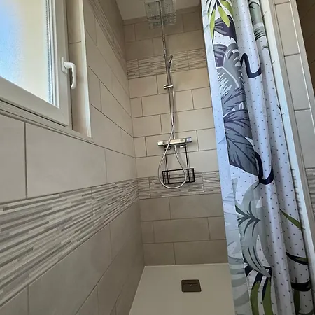 Biscarrosse-villa Classee 3 Etoiles, 4 Personnes, 2 Chambres, 2 Sdb, Entre Lacs Et Ocean, Grande Piscine Privee Ouverte En Saison Apartment Biscarrosse