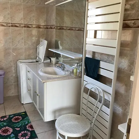 Biscarrosse-villa Classee 3 Etoiles, 4 Personnes, 2 Chambres, 2 Sdb, Entre Lacs Et Ocean, Grande Piscine Privee Ouverte En Saison Апартаменты Бискаррос