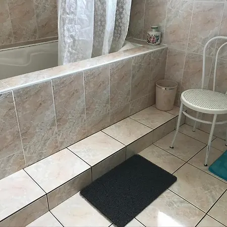 Апартаменты Biscarrosse-villa Classee 3 Etoiles, 4 Personnes, 2 Chambres, 2 Sdb, Entre Lacs Et Ocean, Grande Piscine Privee Ouverte En Saison Бискаррос