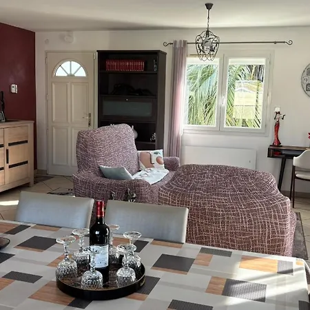 Biscarrosse-villa Classee 3 Etoiles, 4 Personnes, 2 Chambres, 2 Sdb, Entre Lacs Et Ocean, Grande Piscine Privee Ouverte En Saison *